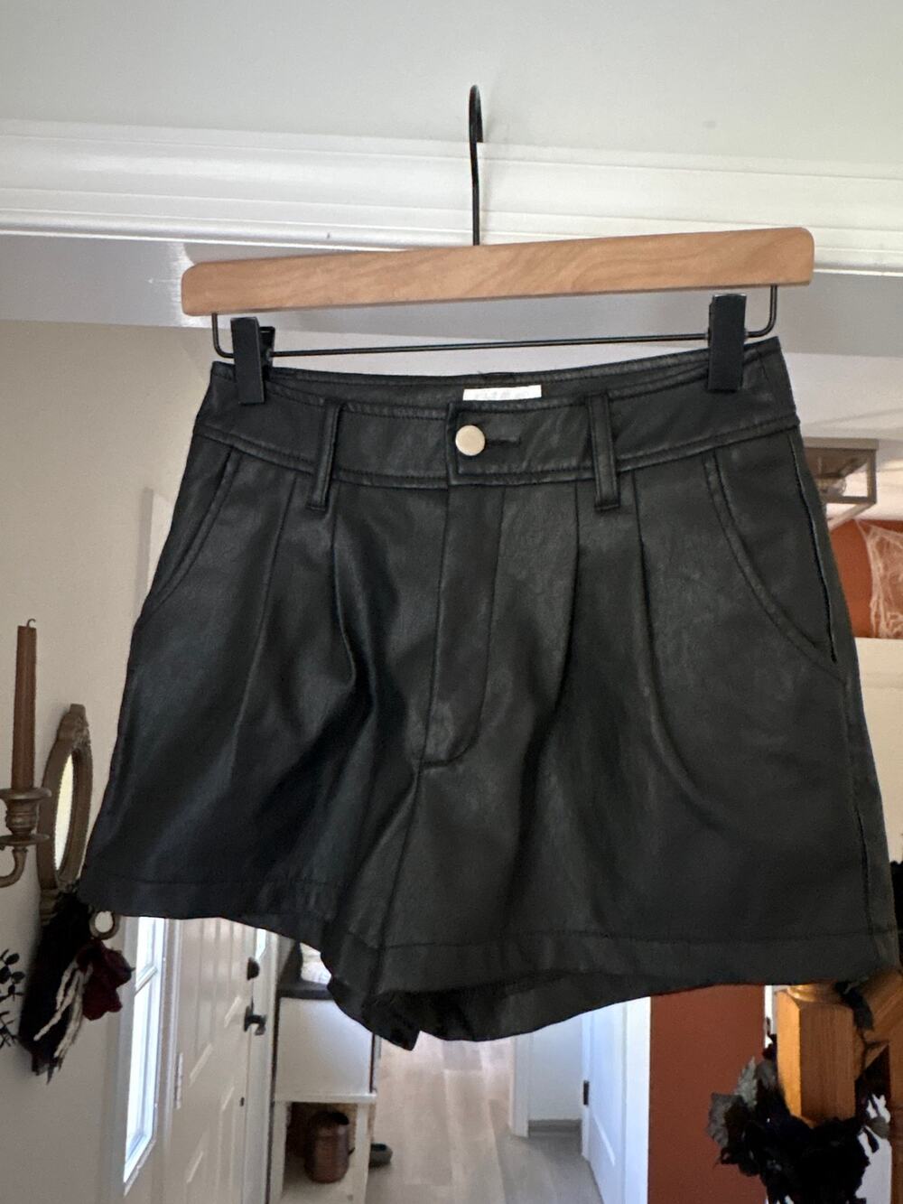 Womens Black Faux Leather High Rise Pleated Shorts Medium Punk Emo Goth Biker